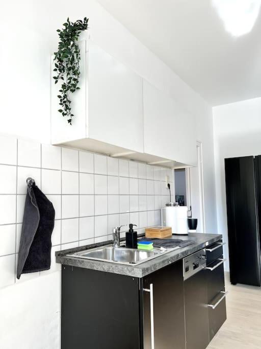 Spacestays Designer Apartment Netflix Wifi Playstation 4 Balkon Essen Esterno foto