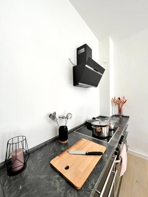 Spacestays Designer Apartment Netflix Wifi Playstation 4 Balkon Essen Esterno foto